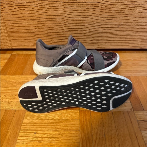 Stella McCartney Adidas Boost Women’s size US 5.5 - Picture 3 of 3